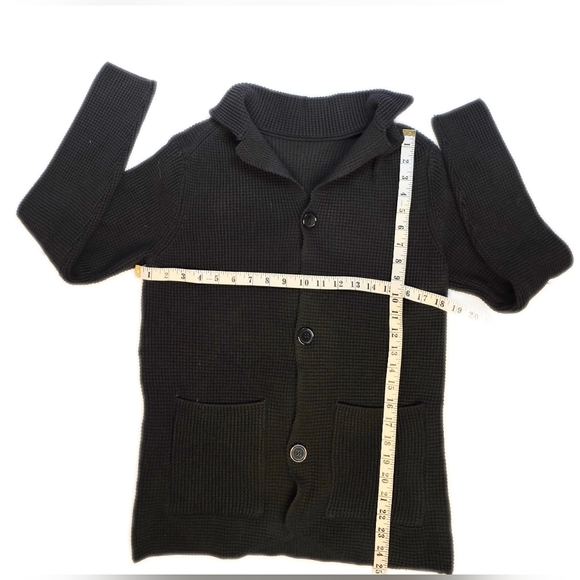 Black Knit Button Up Sweater With Front Pockets. No Label. - Picture 5 of 7